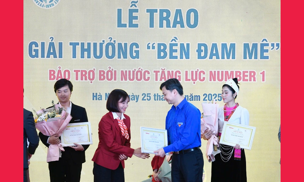  "Nữ hoàng" điền kinh Nguyễn Thị Oanh được trao giải thưởng "Bền đam mê"